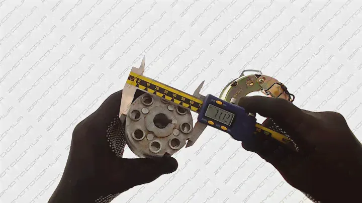 Генератор   МИНСК 14V 90W   RBR...