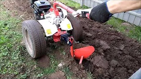 Пашем первый раз на мотоблоке фаворит