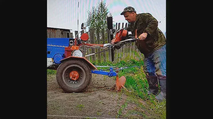 мотоблок ФАВОРИТ с плугом